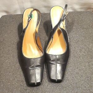 Danelle Black Square front thick heels Size 9